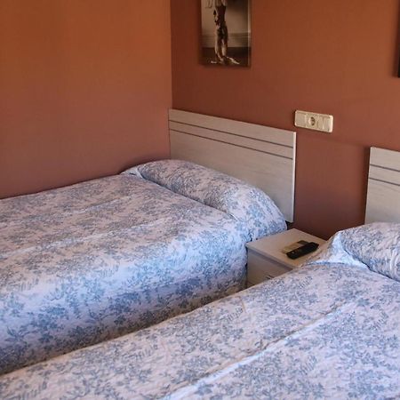Hostal Burgales Milagro 外观 照片