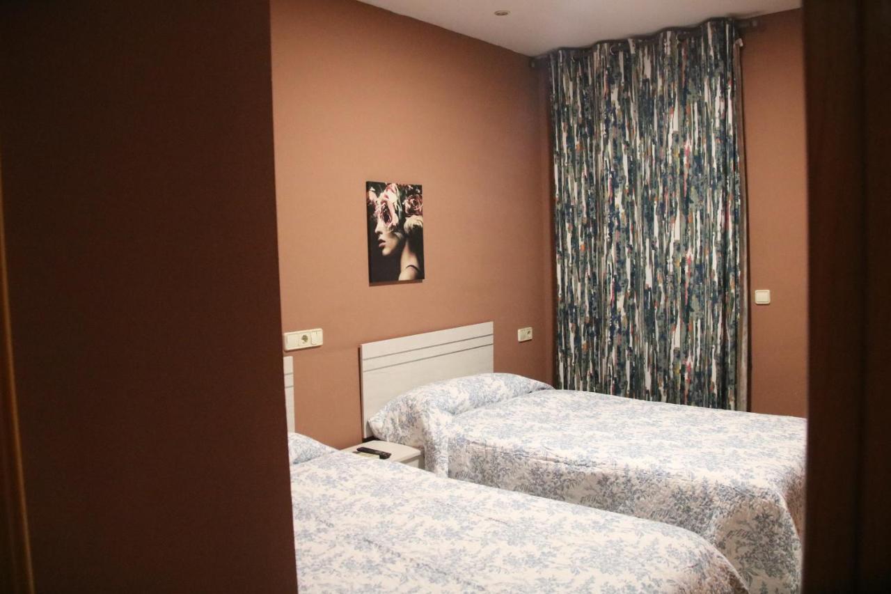 Hostal Burgales Milagro 外观 照片