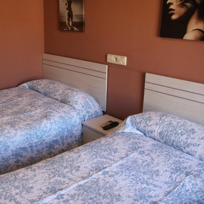 Hostal Burgales Milagro 外观 照片