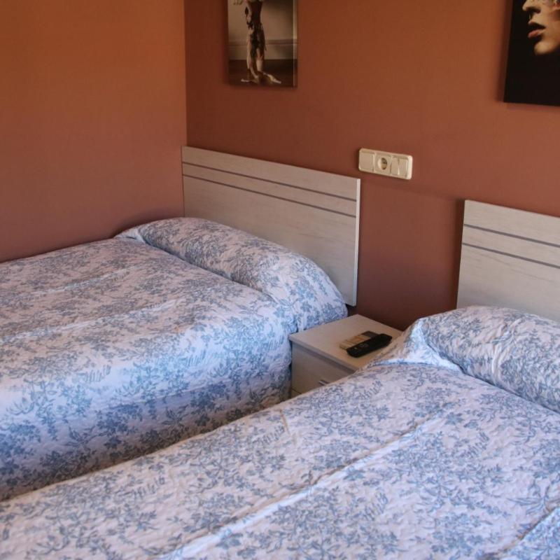 Hostal Burgales Milagro 外观 照片